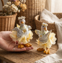 Artikel Dekorativ andefigur i blomstret kjole, forår, detaljeret sommerdekorationstilbehør, 11 cm, 2 stk.