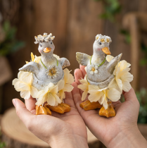 Artikel Dekorativ andefigur i blomstret kjole, forår, detaljeret sommerdekorationstilbehør, 11 cm, 2 stk.