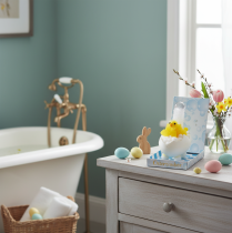 Artikel Påskekyllingepynt, chenillekylling i badekarret, gul, 9 cm