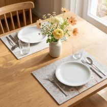 Artikel Filt dækkeservietter med blomstermotiv – stilfulde dækkeservietter til naturlig borddekoration 45x35cm 2 stk.