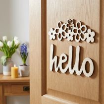 Artikel Træ dekoration blomster "Hej" natur deco skilt med magnet 18/19,5cm 6 stk.