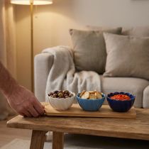 Artikel Tapassæt med keramiske skåle på bakke blå og hvid 40×10cm