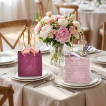 Artikel Gavepose med hanke i bordeaux pink 10,5cm 8 stk