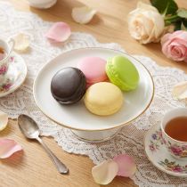 Artikel Kunstige dekorative macaron marengs-kager, farverige, 5 cm, 8 stk., macaron-konditoridekoration