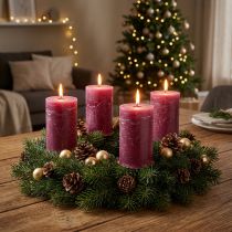 Artikel Ensfarvede bloklys Berry Purple 70x120mm 4-pak - Perfekt til bordpynt og fester