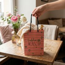 Artikel Gavepose med hjerter “Favoritperson” papir 18×10×23cm 2stk