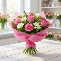 Artikel Manchetpapir 25cm 100m prikker pink