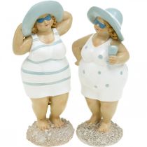 Dekorativ figur damer på stranden, sommerdekoration, badefigurer med hat blå/hvid H15/15,5cm sæt af 2 stk.