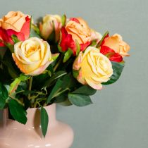 Artikel Rosebuket blomsterarrangement til elegant dekoration i opholdsstuen 44 cm 6 stk.
