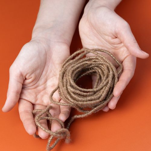 Artikel Brun uldsnor med guldtråd, 5m x 5mm med ståltråd, til dekoration og hobbyarbejde