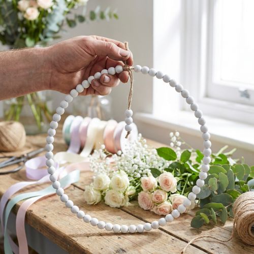 Hvid perle dekorativ krans Ø28cm 4-delt sæt - Alsidig hængende dekoration til forår, bryllup og vintage dekorationer | Floristik24.dk