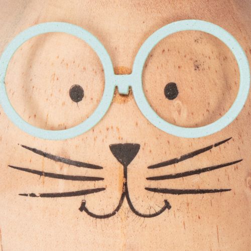 Artikel Træfigurer af kaniner med ansigter til legende detaljer på borde og hylder, 14 cm, 3 stk.