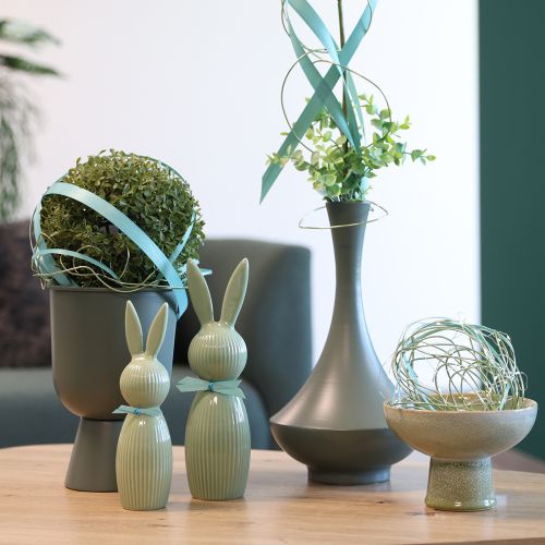 Artikel Keramik påskeharefigur i pastelgrøn, borddekoration, 22 cm, 2 stk.