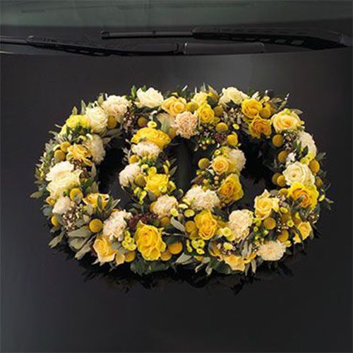 Artikel Blomsterskum bilarrangement dobbeltring 55×39cm H6cm 1 stk