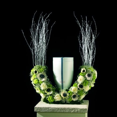 Artikel Blomsterskum urne halvring sorgsmykker H29cm Ø47cm 1 stk