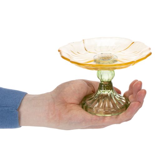 Artikel Dekorativ glastallerken med fod, blomsterdesign, ideel til festlig præsentation, 15 cm