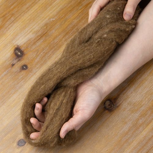 Artikel Uldsnor, dekorativ uld, brun, 2m. Uldsnor, filtgarn til hobby og blomsterdekorationer.