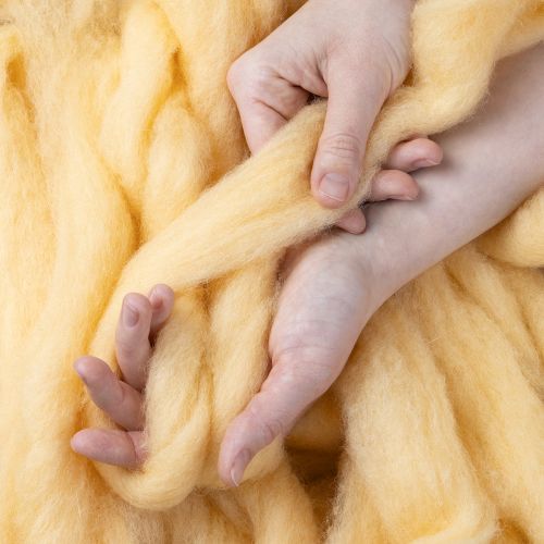 Artikel Uldsnor, uldbånd, cremeorange, 10m uld til kranse og arrangementer