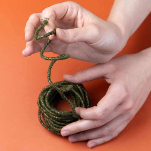 Artikel Grøn uldsnor med guldtråd, 5m x 5mm med ståltråd, til dekoration og hobbyarbejde