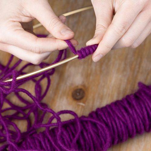 Artikel Uldsnor, lilla, 55m dekorativ snor til blomster og hobbyartikler