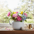 Dekorativ metalkande med vintage-look til blomsterarrangementer | Floristik24.dk