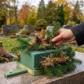 Blomsterskum med træbund gravdekoration maxi 4 stk | Floristik24.dk