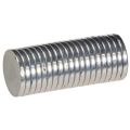 Floristik24 Rund magnetisk skive til lysestager og metalbakker, 1 cm, 20 stk.