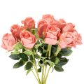 Kunstige roseblomster i en