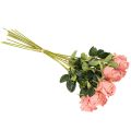 Kunstige roseblomster i en